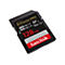 Schwarze Sandisk Extreme Pro SD-Karte. Beschriftung: 128 GB, 280 MB/s R, 100 MB/s W, V60. Sandisk Logo rot.