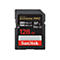 Schwarze Sandisk Extreme Pro SD-Karte. Beschriftung: 128 GB, 280 MB/s, Sandisk. Schwarz, goldfarben und rot.