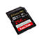Schwarze Sandisk Extreme PRO SD-Karte. Beschriftung: 256 GB, 280 MB/s R, 150 MB/s W. Das rote Sandisk Logo ist unten platziert.