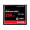 Schwarze CompactFlash-Karte mit rotem und gelbem Schriftzug. Es steht "SanDisk Extreme Pro" und "256 GB" darauf.