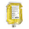 Recharge de 500 ml de savon crème jaune de Clear+. Étiquette blanche sur un sachet transparent.