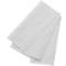 Essuie-tout blanc, plié en trois parties, avec un motif en relief. Le papier est disposé en diagonale, avec des coins légèrement arrondis.