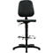 Chaise de travail noire réglable en hauteur avec repose-pieds et base en forme d'étoile.