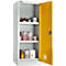Armoire jaune, porte ouverte, remplie de bouteilles et de conteneurs de produits chimiques.