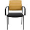 Bureaustoel met zwart frame, zwarte zitting en mosterdgele mesh rug.