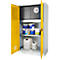 Gelber Sicherheitsschrank mit geöffneten Türen, gefüllt mit Farbeimern und Kanistern.