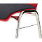 Close-up van een stoel: rood frame, zilveren poten, zwarte zitting.