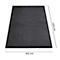 Dunkelgraue Fussmatte mit schwarzem Rand. Masse: 800 x 1200 mm.