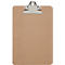Braunes Klemmbrett mit silbernem Clip.