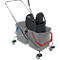 Set avantageux : chariot de nettoyage avec seau à roulettes - double-bac 2 x 27 litres - inclus : presse, support à frange pliable en plastique et 5 serpillères en coton - Schäfer Shop Pure