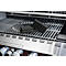 Gros plan sur un barbecue en acier inoxydable. Deux éponges de nettoyage noires sont posées sur la grille du barbecue.