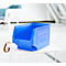 Blaue Sichtlagerbox aus Kunststoff mit offenem Vorderteil steht auf einem weißen Stuhl.
