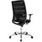 Chaise de bureau noire, vue arrière. La chaise a un dossier en filet, des accoudoirs et un pied chromé avec roulettes.