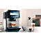 Kaffeevollautomat mit Cappuccino in Glas, Latte Macchiato, Espresso und einer Schale.