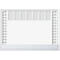 Grote, witte wandkalender met jaaroverzicht, grijze kolommen en een witte lijst.