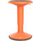 Orangefarbener Stehhocker mit brauner Sitzfläche, gelber Schlaufe.