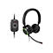 Schwarzes Headset mit Mikrofon und Fernbedienung. Die Ohrmuscheln sind mit grÃ¼nem Rand versehen. Auf der Fernbedienung steht snom.