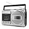 Boombox argenté avec lecteur de cassettes et antenne télescopique.