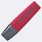 Ein roter Textmarker von Stabilo Boss. Schwarze Spitze. Aufdruck: Stabilo Boss.