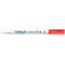 Een rode Staedtler whiteboard marker, tegen een witte achtergrond. De pen heeft een witte schacht en een rode dop.