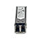 Ein graues SFP-Modul mit Aufschriften von StarTech.com. Das Modul hat zwei Löcher, eine Zertifizierung und das Logo von RoHS.