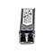 Ein SFP-Transceiver aus Metall. Beschriftung mit technischen Daten, Logo und Zertifizierungen.