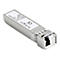 Ein silbernes Netzwerk-Transceiver-Modul mit weißen Aufklebern, auf denen Informationen wie Hersteller und technische Daten stehen.