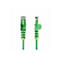 Zwei grüne Netzwerkkabel mit RJ45-Steckern auf weißem Hintergrund. Stecker mit grünem Steckergehäuse, gelbem Ring und transparentem Verschluss.