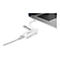 Un adaptateur Ethernet blanc connectÃ© Ã  un ordinateur portable et une clÃ© USB. L'adaptateur est connectÃ© avec un cÃ¢ble Ethernet gris.