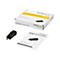 Un adaptateur USB vers Ethernet noir, une boÃ®te blanche et un manuel. Le nom de la marque StarTech.com est visible sur la boÃ®te et l'adaptateur.