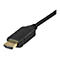 Nahaufnahme eines schwarzen HDMI-Kabels mit goldenem Anschluss. Der Schriftzug "HDMI" ist auf dem Stecker zu sehen.