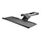Schwarzer Schreibtisch-Tastaturauszug mit Halterung. Marke StarTech.com.