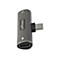 Ein grauer USB-C-Adapter mit Logo "Startech.com" auf weißem Hintergrund.
