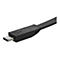 Nahe Aufnahme eines schwarzen USB-C-Kabels. Der Stecker ist silbern.