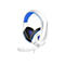 Weißes Gaming-Headset mit blauen Akzenten und schwarzer Ohrpolsterung auf weißem Hintergrund.