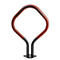 Porte-vélos marron et gris avec base carrée.