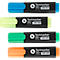 Quatre surligneurs bleus, jaunes, verts et oranges. Corps de marqueurs noirs avec impression 'Textmarker'.