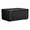 Système NAS noir Synology avec huit baies de disques, voyants d'état et étiquetage.