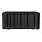 Appareil NAS noir avec huit baies et des LED vertes. Inscription Synology, DS1823xs+.