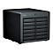Schwarzer Synology NAS Server mit 12 Einschüben. Oben befinden sich LED-Anzeigen und ein Power-Button. Das Logo ist auf der Seite zu sehen.