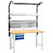 Werkbank met licht houten blad, metalen frame en gereedschapshouders. Een lamp boven, lades beneden.