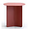Table d'appoint minimaliste rouge rouille avec plateau ovale et base incurvée sur fond blanc.