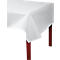 Een witte tafelkleed bedekt een tafel. Rode tafelpoten contrasteren met de witte doek.