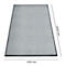 Tapis gris clair avec bordure noire. Dimensions : 2000 x 1200 mm.
