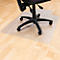 Tapis de protection de sol transparent sous une chaise de bureau sur un sol en bois clair.