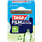 Tesa-Filmrolle in blauer Verpackung, mit Produktangaben und Hinweis auf Recycling. Rechts eine grüne Flasche.