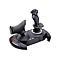Schwarzer Joystick mit roten Akzenten. Im Vordergrund sind KnÃ¶pfe und ein Drehregler zu sehen.