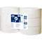 Twee verpakkingen witte jumbo toiletpapierrollen met Tork-logo en label.