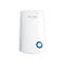 Weißer TP-Link WLAN-Repeater mit blauer LED-Anzeige.