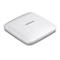 Flacher, weißer, quadratischer Trendnet WLAN Access Point auf weißem Hintergrund.